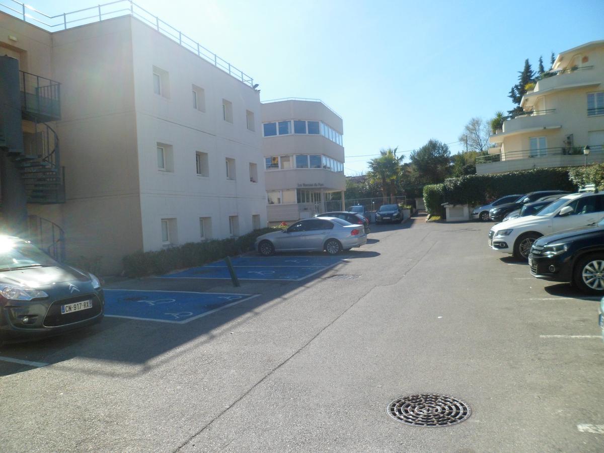 Hotelf1 Villeneuve Loubet Buitenkant foto
